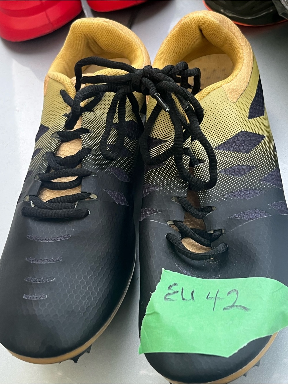 Thestron Professional Track & Field Spike Black/Yellow Color Scheme Mens 9 W/Bag